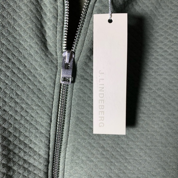 J. Lindeberg | Randall Micro Quilt Bomber - Picture 6 of 7